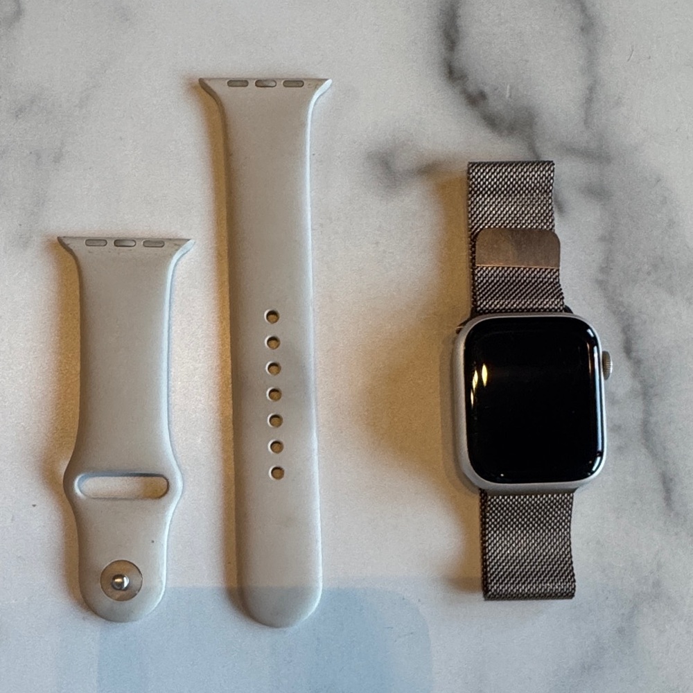Apple Smartwatch 9 series with Gold and Sand Bands